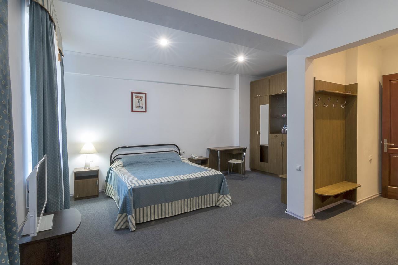 Centralny Hotel Kryvyj Rih Exteriér fotografie